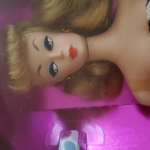 Mattel 35th Anniversary Barbie NIB - Picture 6 of 6